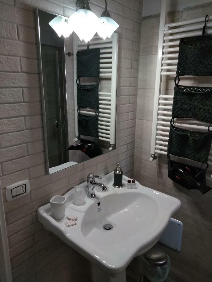 La Maison Di Nicoletta Gaète Extérieur photo